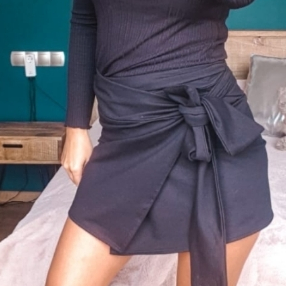 Black skirt